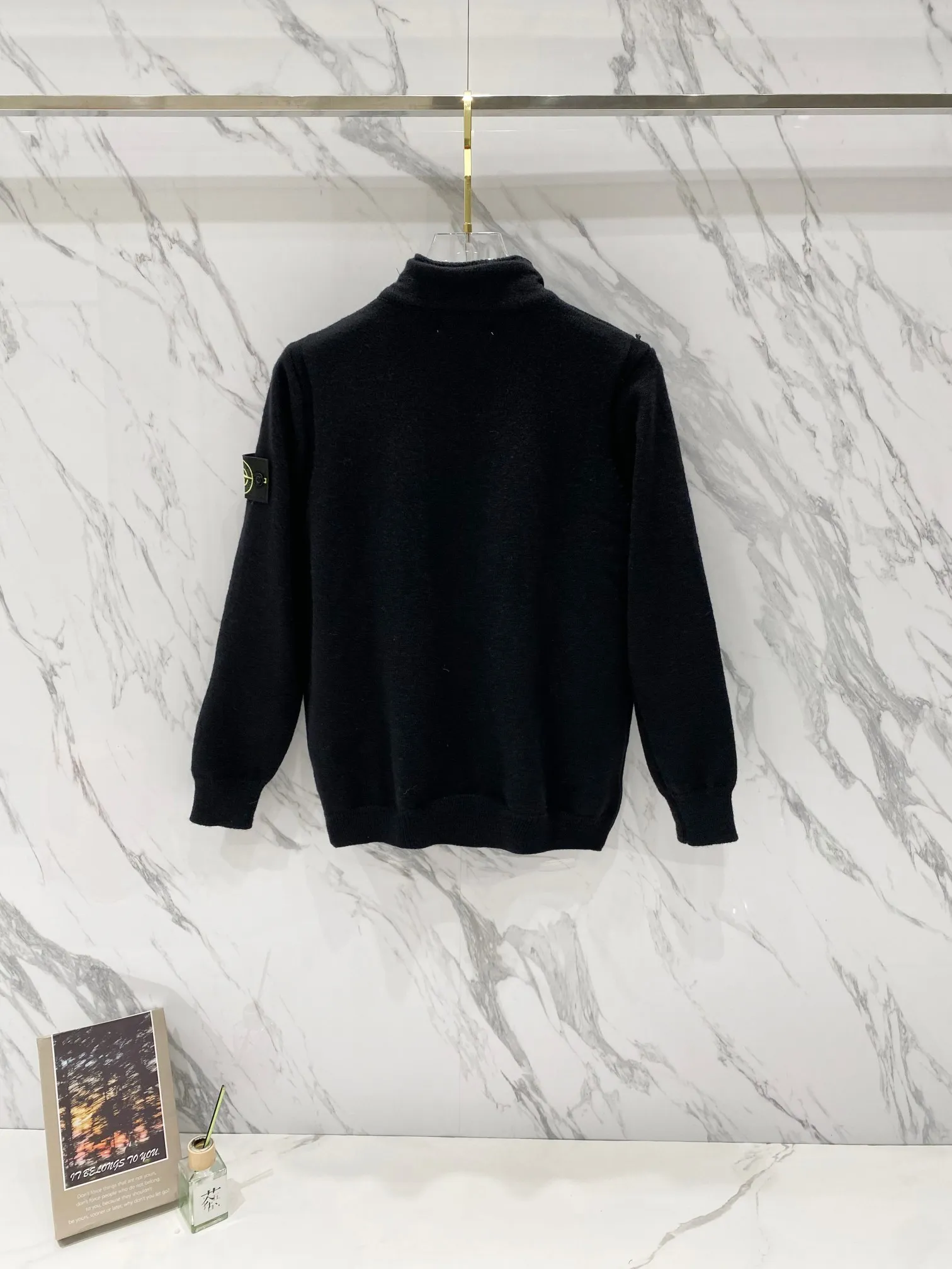 P270 Stone Island Cotton-wool blended knitted zipper button sweater cardigan (couple style) Color: Black Gray Off-white Size: M～XL M: Clothing length 68 Bust 110 Sleeve length 57 L: Clothing length 70 Bust 116 Sleeve length 58 XL: Clothing length 72 Bust 120 Sleeve length 59